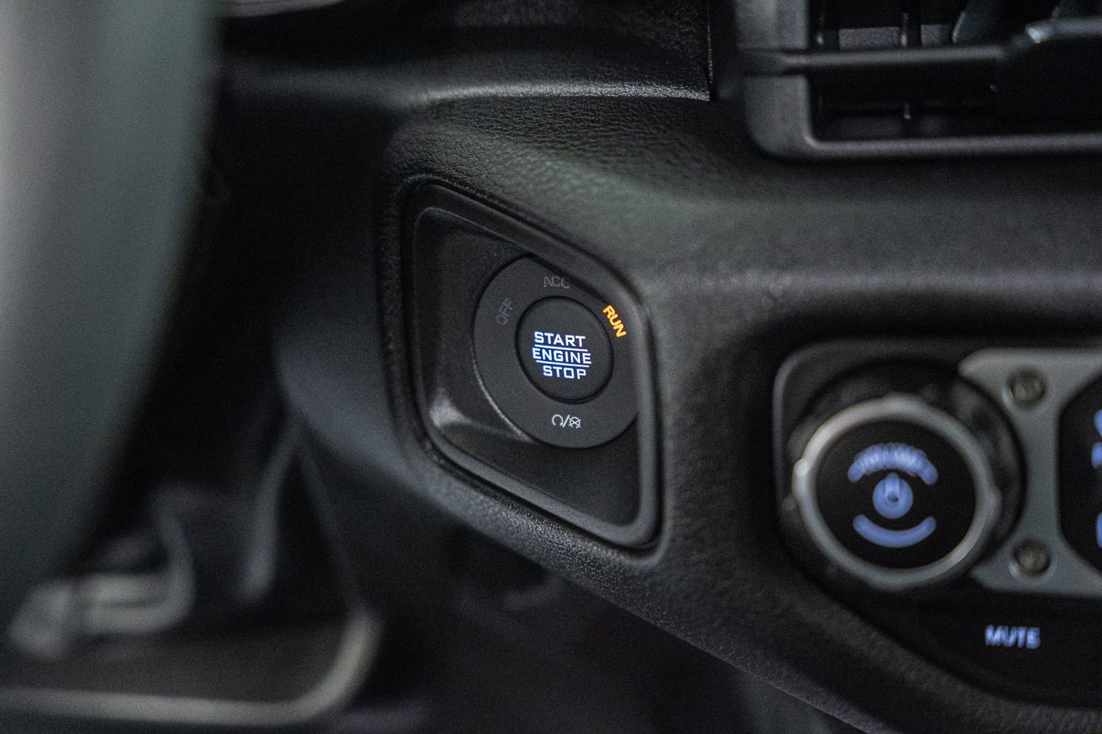 Used 2024 Jeep Wrangler Sport AWD/4WD image 32
