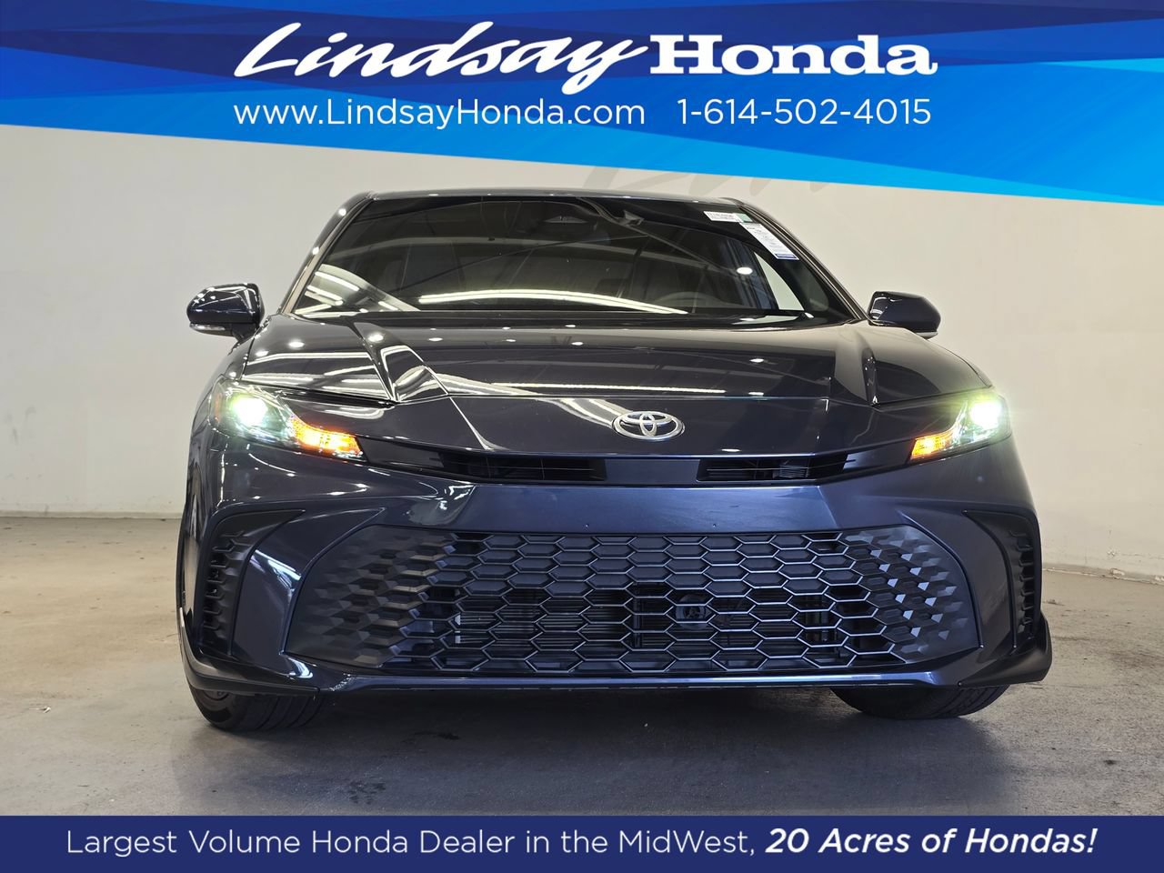 Used 2026 Toyota Camry SE FWD image 2