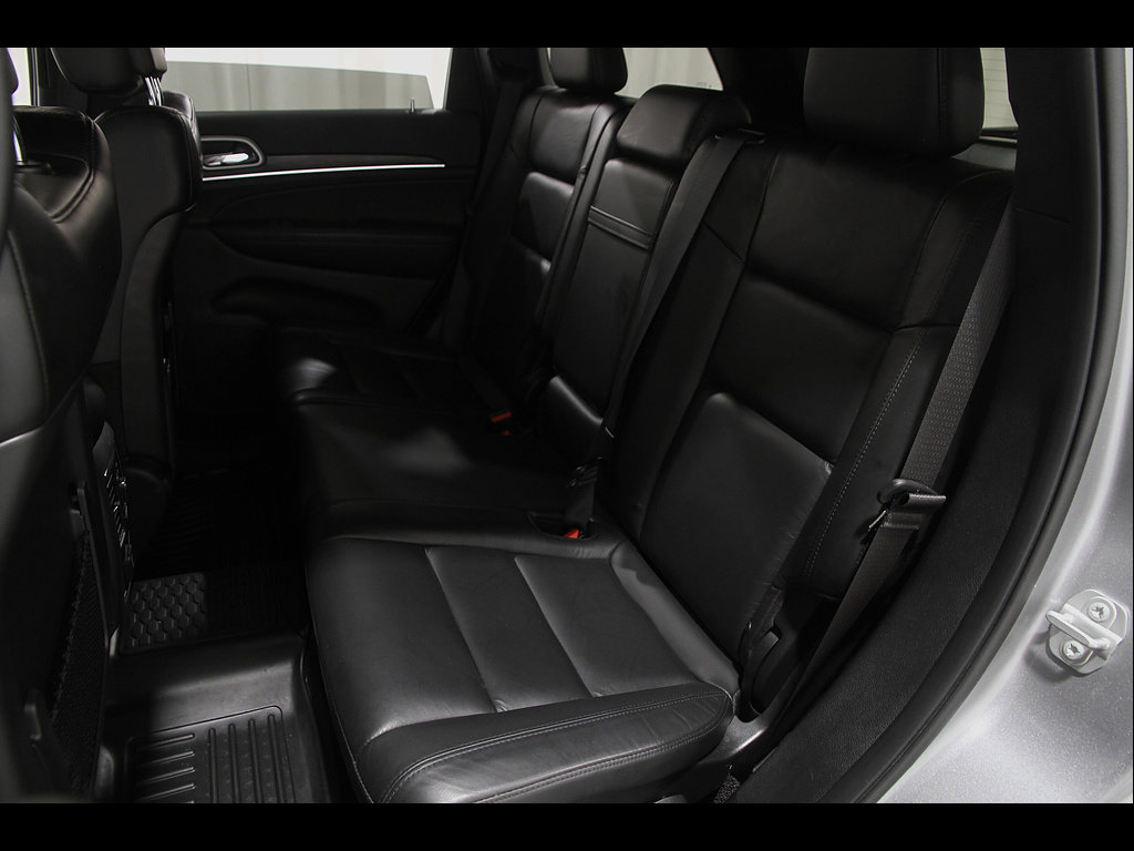 Used 2020 Jeep Grand Cherokee Limited AWD/4WD image 21