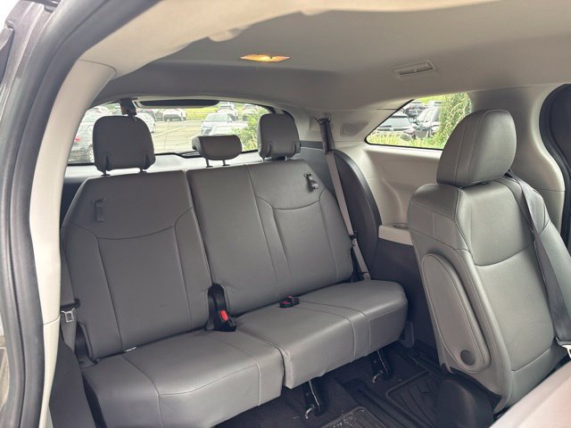 Used 2023 Toyota Sienna XLE w/ XLE Plus Package AWD/4WD image 31