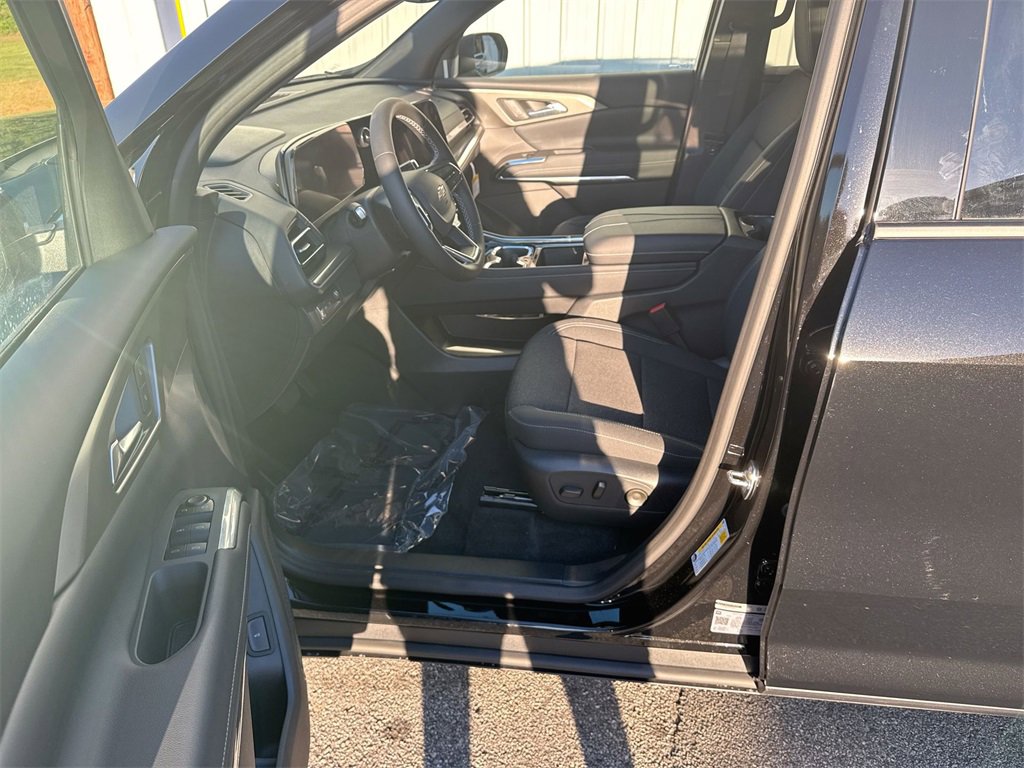 New 2026 Chevrolet Traverse LT image 13