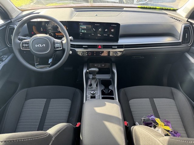 Used 2025 Kia Sorento LX image 15