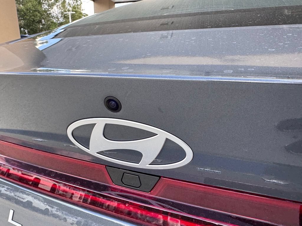 New 2026 Hyundai Elantra Limited FWD image 16