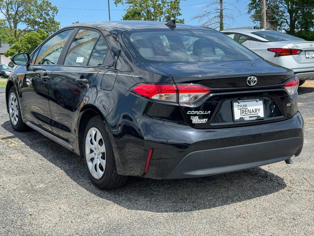 Used 2025 Toyota Corolla LE FWD image 9