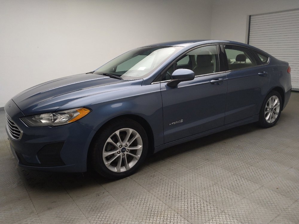 Used 2019 Ford Fusion SE image 2