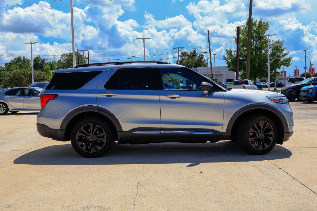 Used 2020 Ford Explorer XLT w/ Equipment Group 202A RWD image 23