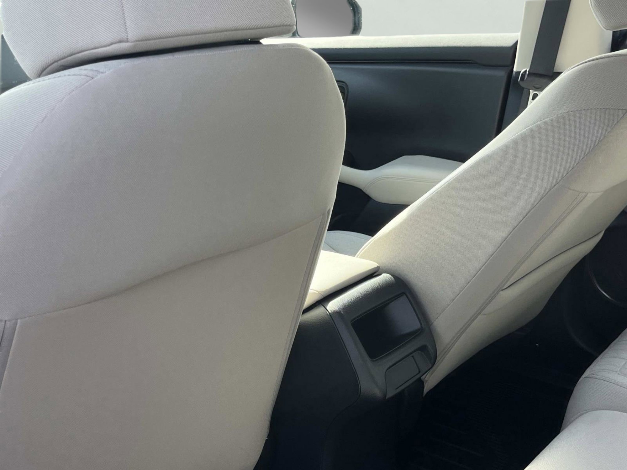 Used 2025 Honda HR-V LX image 15