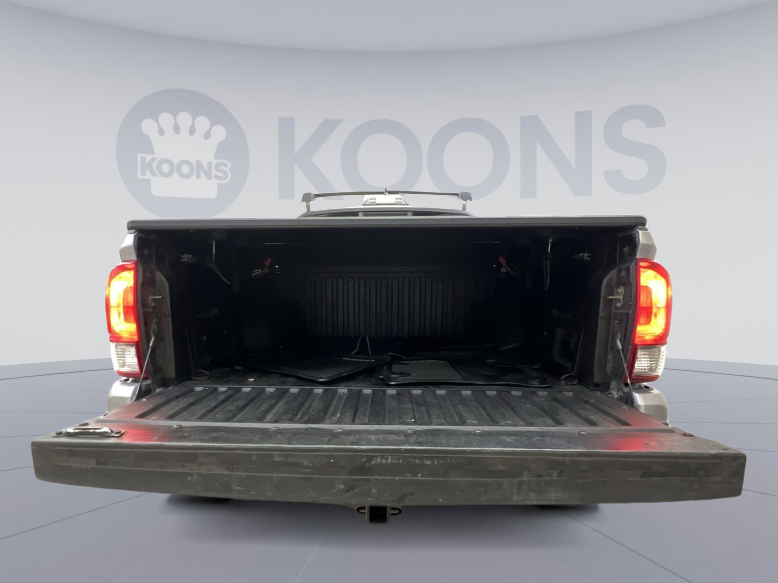 Used 2016 Toyota Tacoma TRD Sport image 23