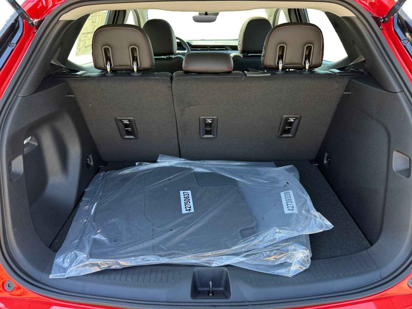 New 2027 Chevrolet Bolt RS w/ Technology Package FWD image 17