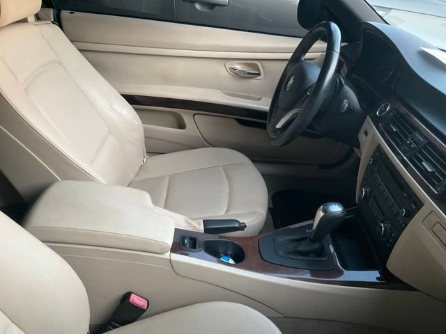 Used 2012 BMW 328i Convertible RWD image 3