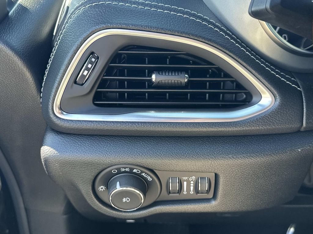 New 2026 Chrysler Pacifica Limited w/ S Appearance Package FWD image 29