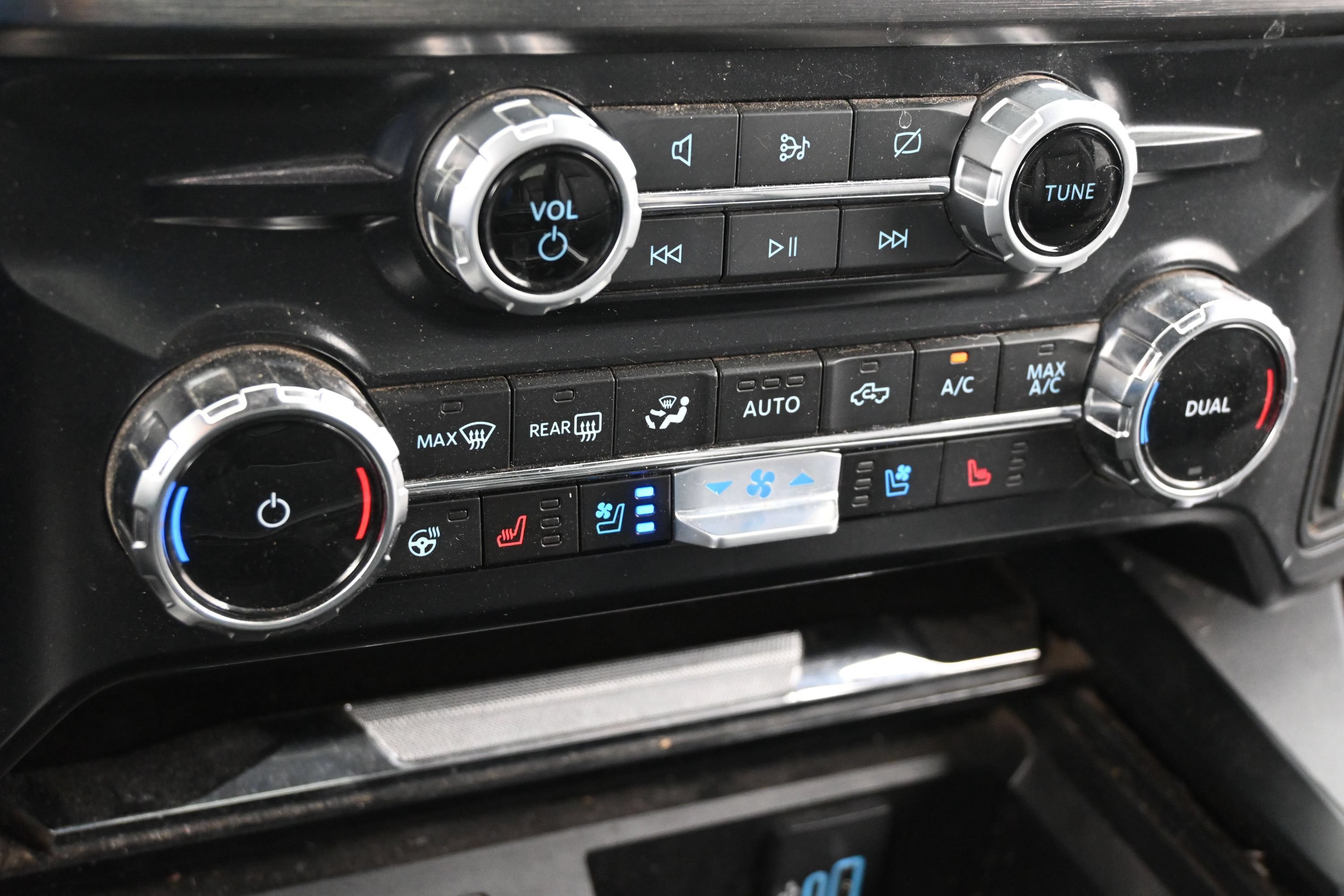 Used 2024 Ford F250 Lariat w/ Lariat Ultimate Package AWD/4WD image 19