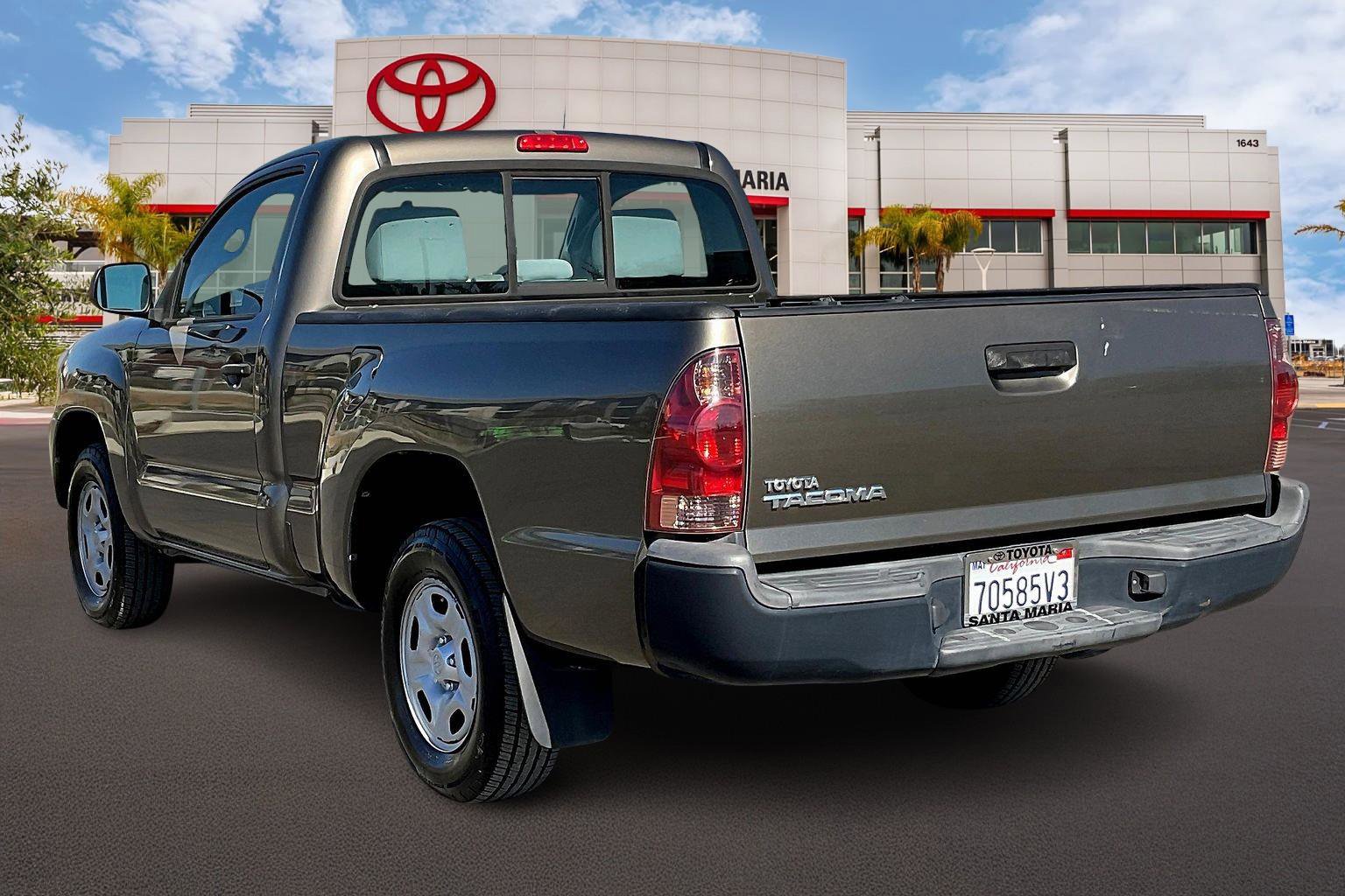 Used 2012 Toyota Tacoma 2WD Regular Cab image 2