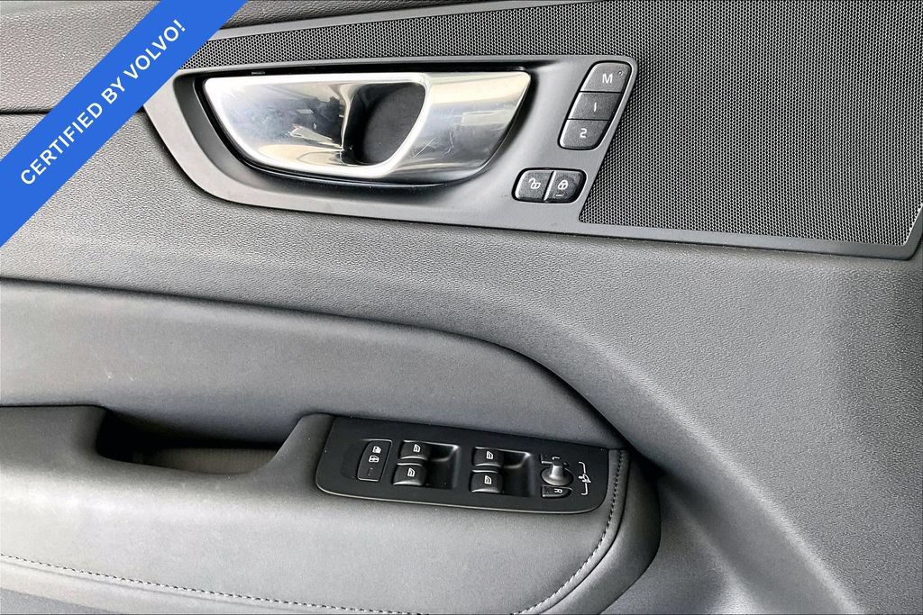 Used 2026 Volvo XC60 B5 Plus AWD/4WD image 31