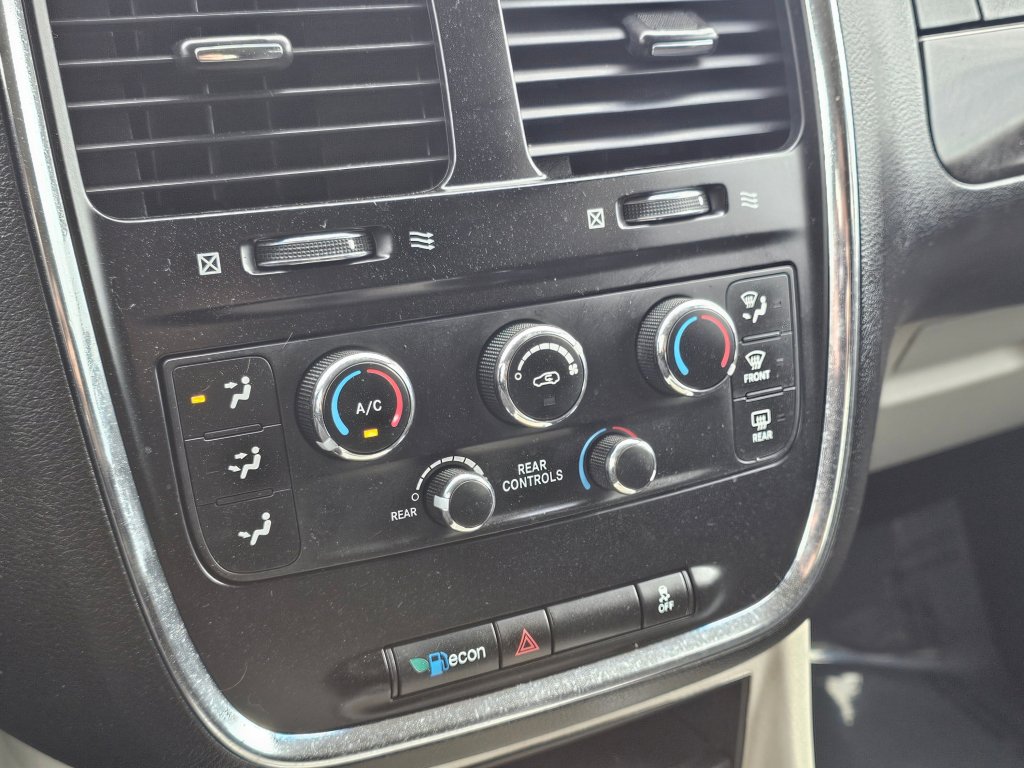 Used 2014 Dodge Grand Caravan SXT FWD image 7