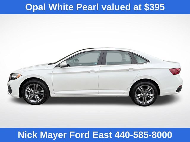 Used 2023 Volkswagen Jetta SE w/ Panoramic Sunroof Package FWD image 4