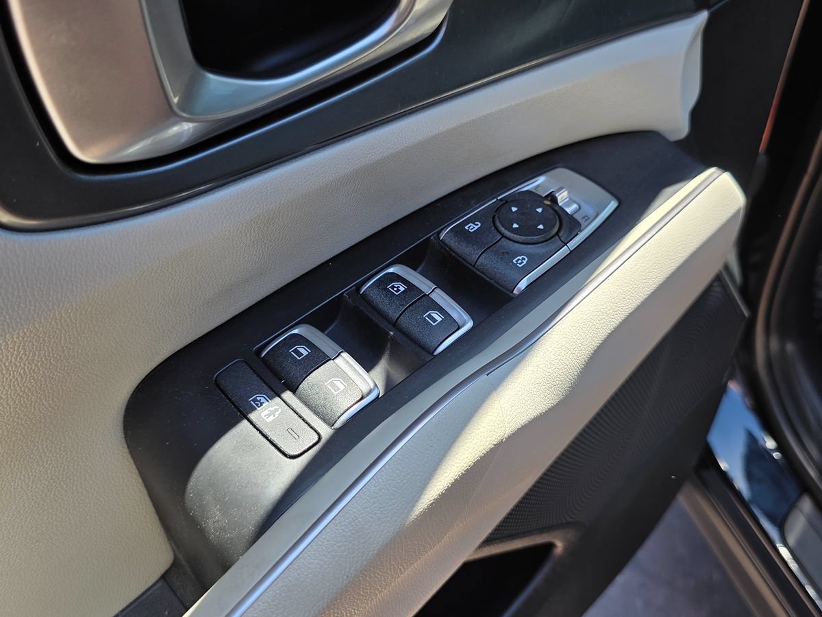 Used 2022 Kia Sorento S FWD image 29