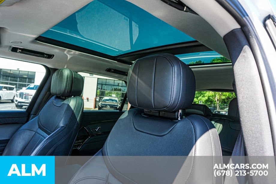Used 2023 Land Rover Range Rover Sport SE AWD/4WD image 17