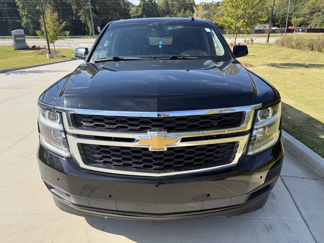Used 2018 Chevrolet Suburban LT image 25