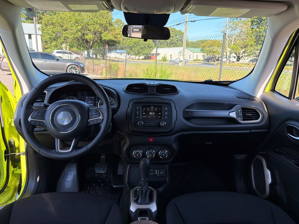 Used 2017 Jeep Renegade Sport w/ Power & Air Group FWD image 8