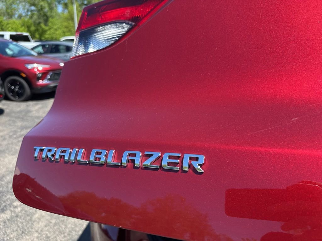 Used 2023 Chevrolet TrailBlazer LT w/ Convenience Package FWD image 16