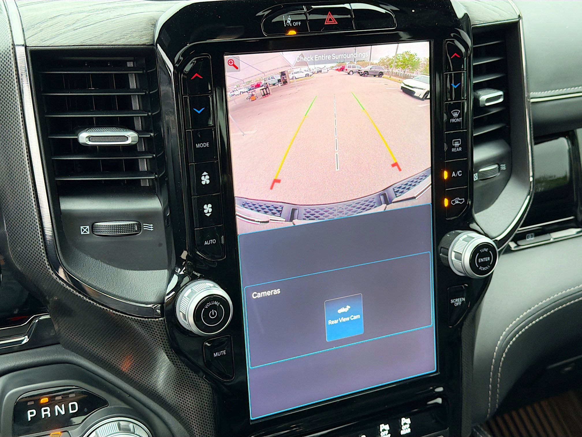 Used 2025 RAM 1500 Limited w/ Body Color Bumper Group image 33