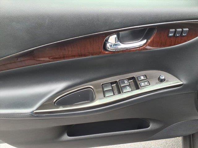 Used 2017 INFINITI QX50 AWD w/ Premium Plus Package image 17