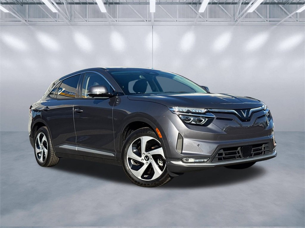 New 2025 VinFast VF 8 Eco image 1