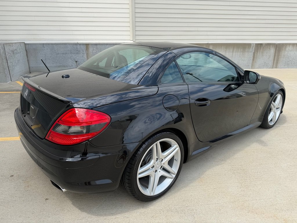 Used 2009 Mercedes-Benz SLK 300 image 10