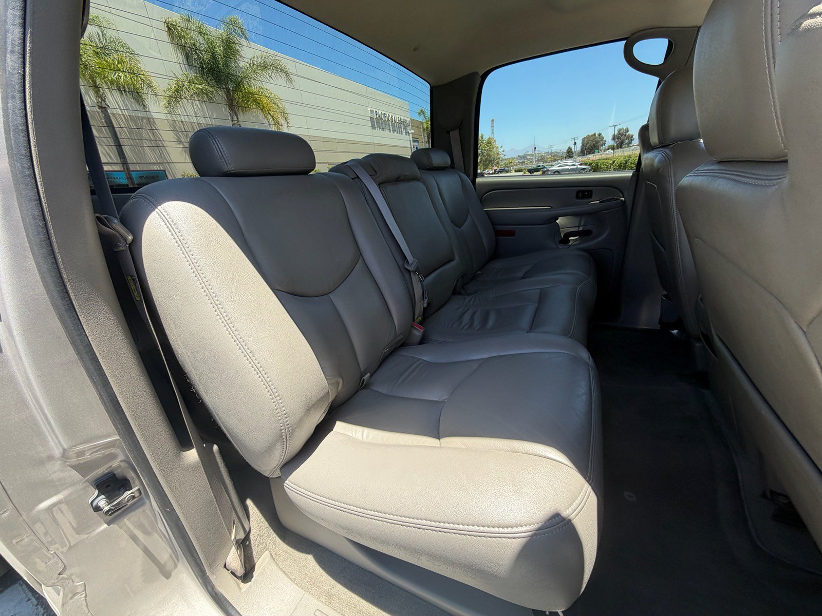 Used 2004 GMC Sierra 3500 SLT w/ Heavy-Duty Power Package AWD/4WD image 14