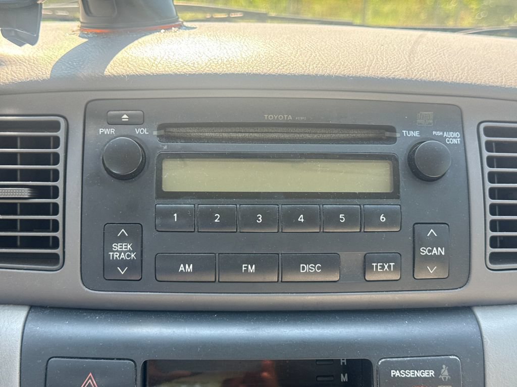 Used 2005 Toyota Corolla FWD image 26