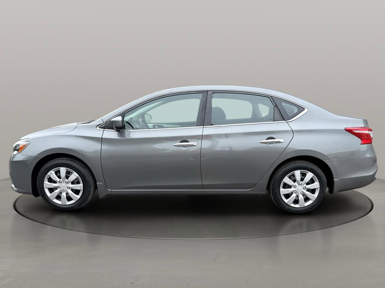 Used 2019 Nissan Sentra S FWD image 4