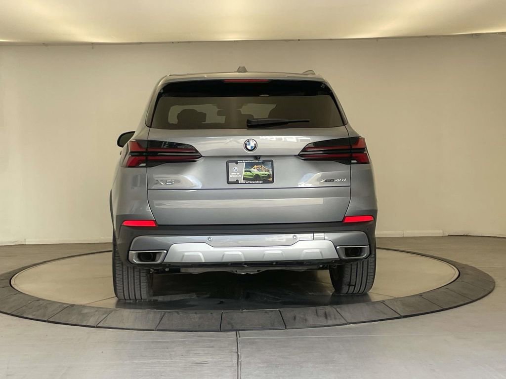 Used 2024 BMW X5 xDrive40i w/ Premium Package AWD/4WD image 4