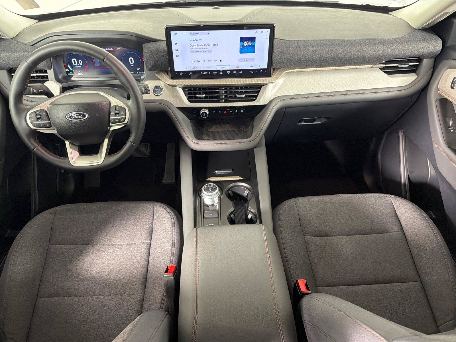 Used 2025 Ford Explorer Active RWD image 23