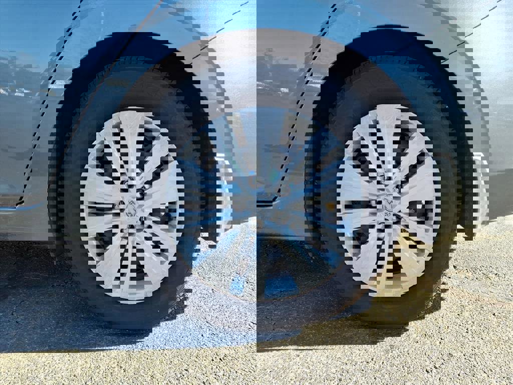 Used 2025 Nissan Sentra S image 21