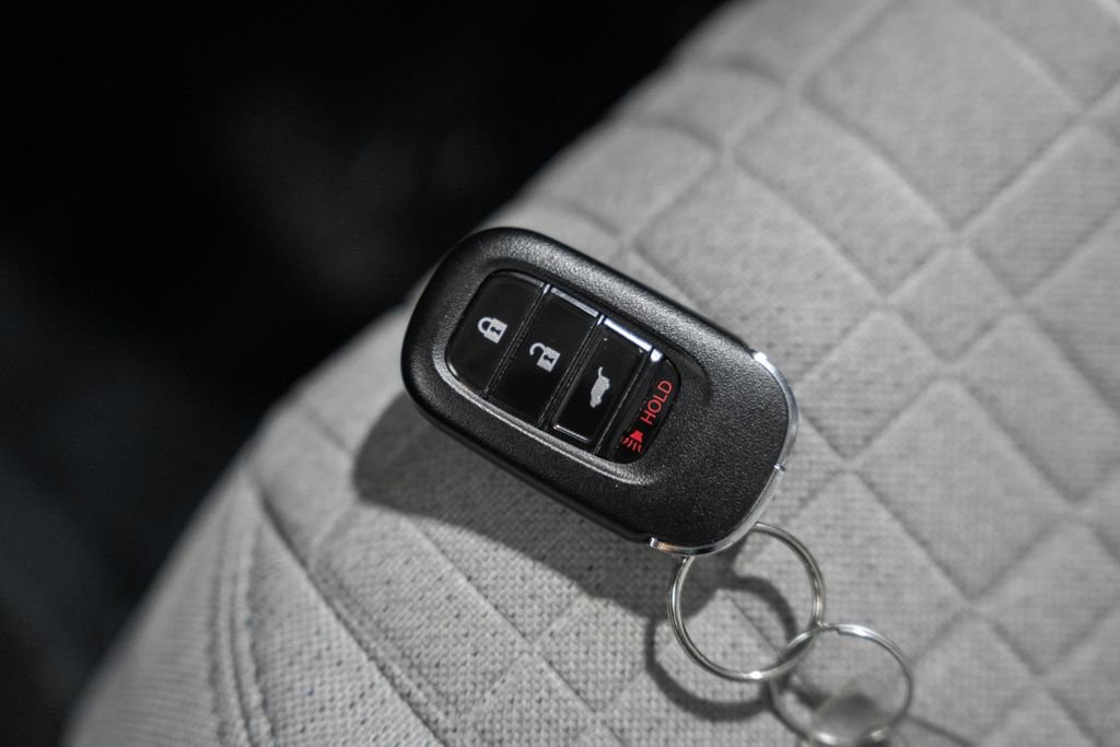 Used 2025 Honda HR-V LX image 38