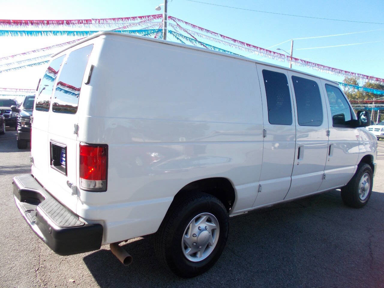 Used 2014 Ford E-250 and Econoline 250 w/ Power Group image 3