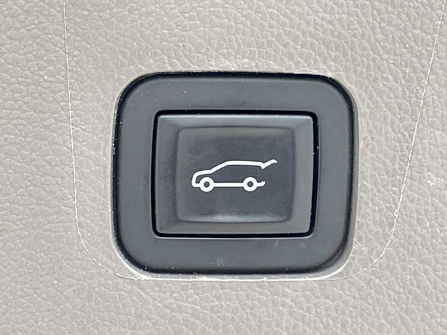 Used 2019 Chevrolet Traverse Premier w/ Driver Confidence II Package image 30