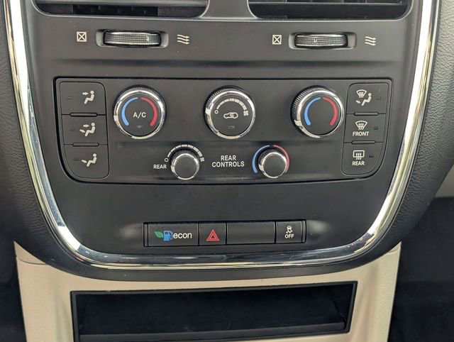 Used 2019 Dodge Grand Caravan SXT FWD image 21