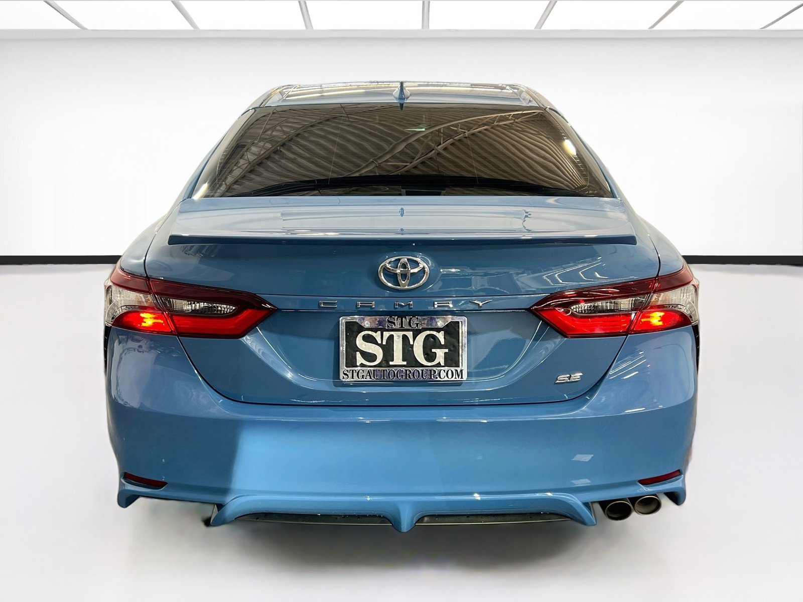 Used 2023 Toyota Camry SE w/ Convenience Package FWD image 5