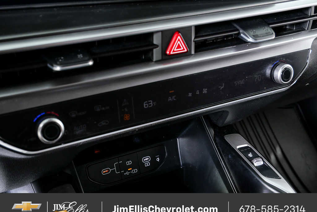 Used 2025 Kia Sorento S image 16