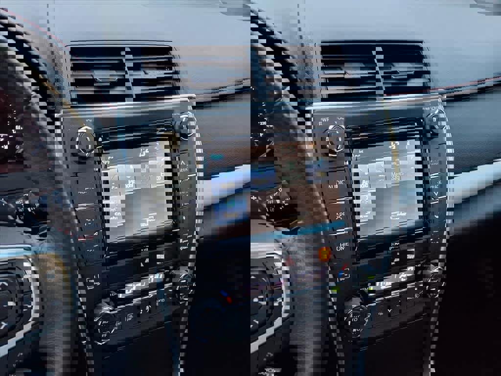 Used 2017 Toyota Camry LE image 20