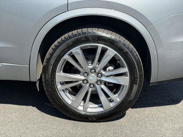Used 2025 Cadillac XT6 Premium Luxury AWD/4WD image 10