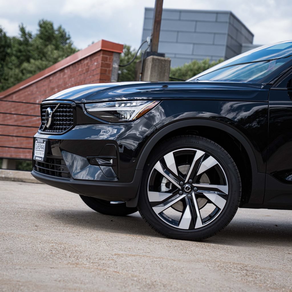 New 2026 Volvo XC40 B5 Ultra w/ Protection Package Premier AWD/4WD image 2