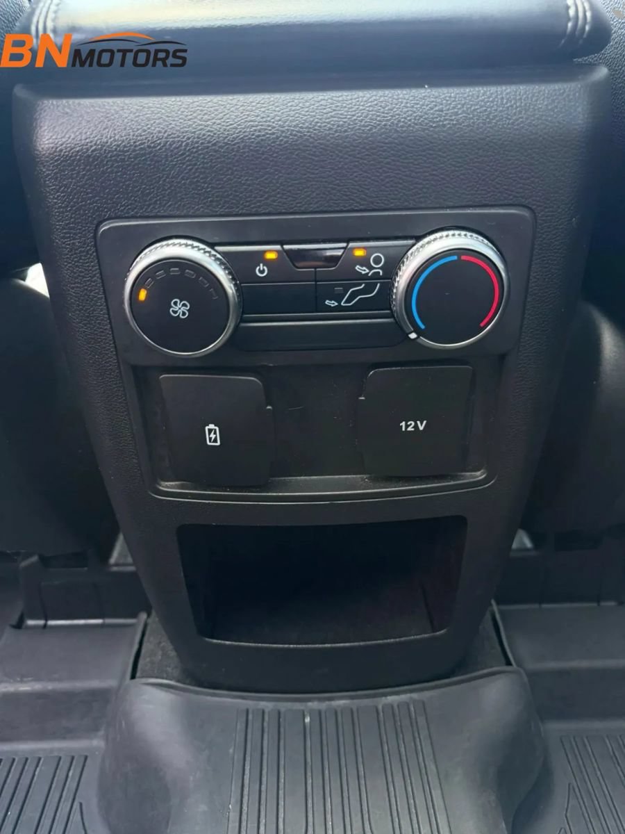 Used 2021 Ford Explorer XLT w/ Equipment Group 202A AWD/4WD image 13
