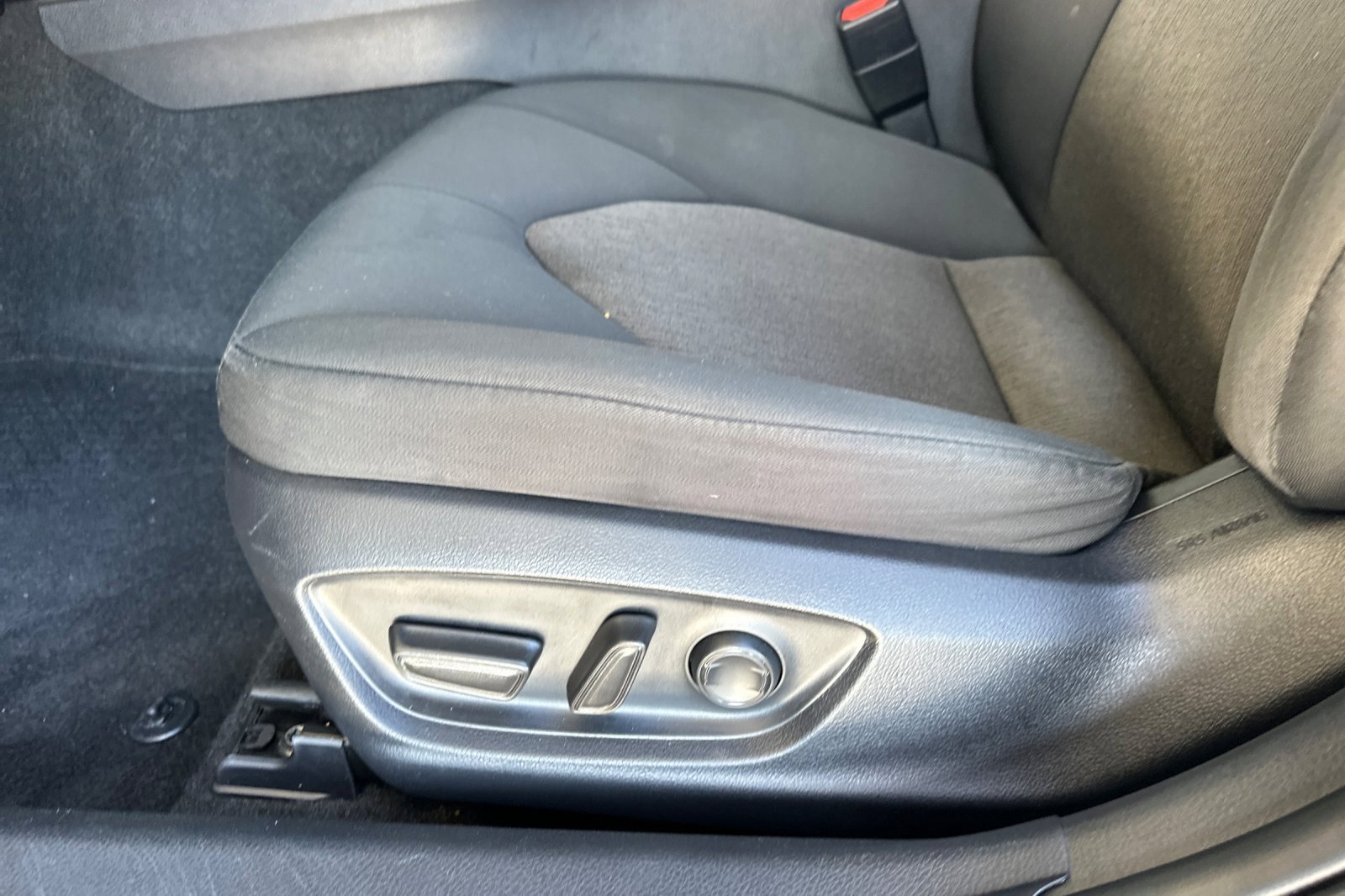 Used 2023 Toyota Camry LE image 14