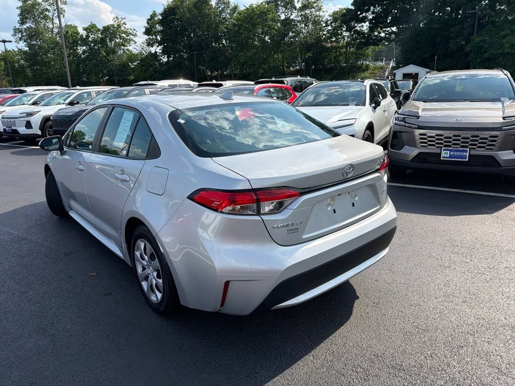 Used 2020 Toyota Corolla LE FWD image 7