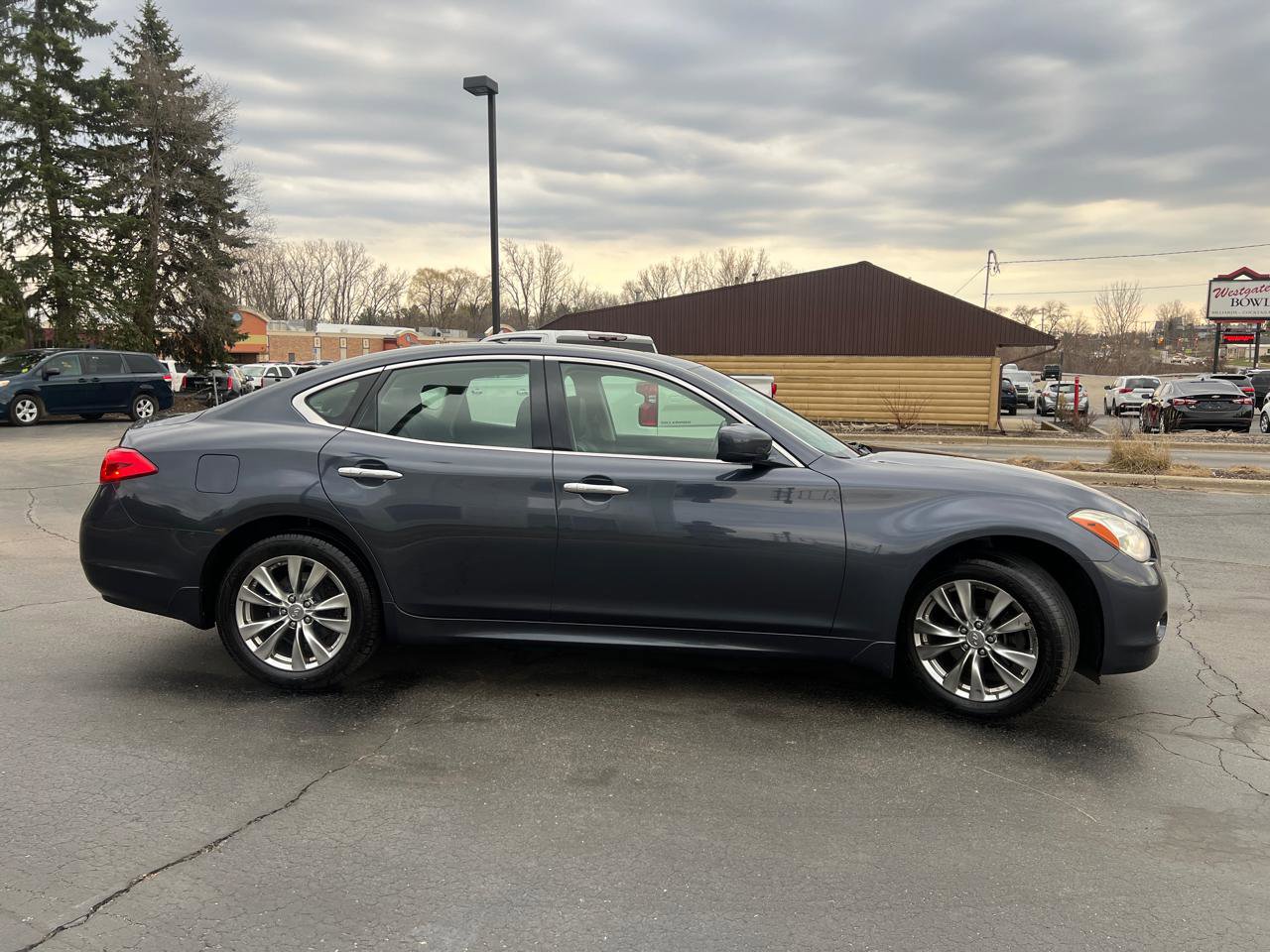 Used 2011 INFINITI M37 x w/ Premium Pkg AWD/4WD image 9