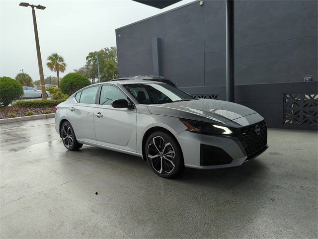 New 2025 Nissan Altima 2.5 SR image 2