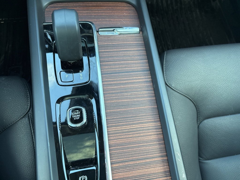 Certified 2024 Volvo V60 B5 Cross Country Plus w/ Protection Package Premier image 26